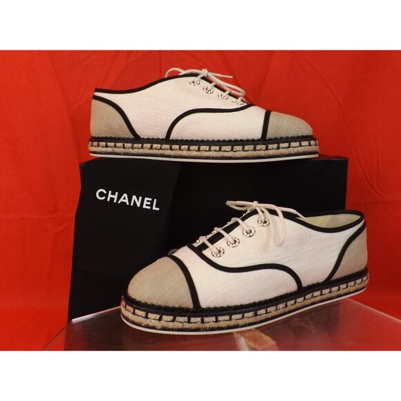 NIB CHANEL G31345 BEIGE CANVAS LACE UP PEARLS CC ESPADRILLE FLAT OXFORDS 39.5 - Picture 10 of 12